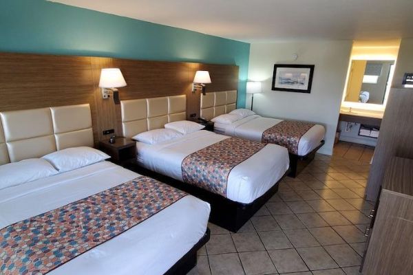 Beachside Resort Hotel (Gulf Shores)